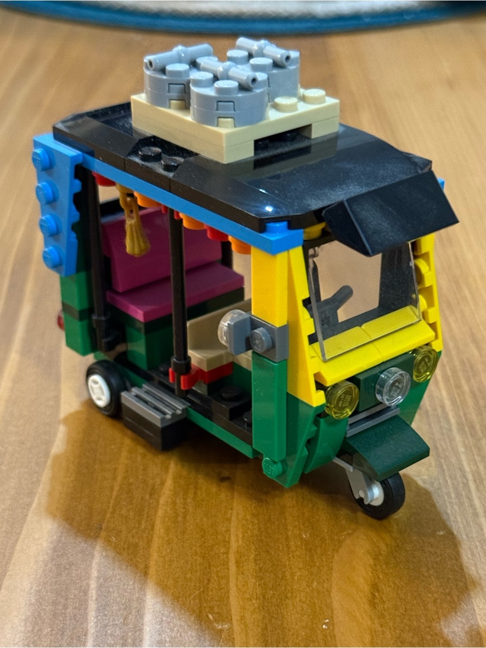 LEGO Tuk-Tuk set